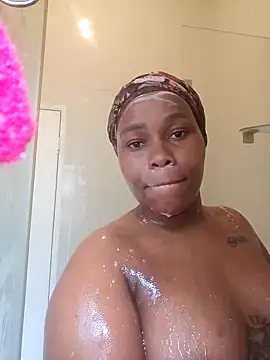 Snapshot of curvycloe1 chatting on 20, 2, 2025 curvycloe1 online show from 20, 2, 2025