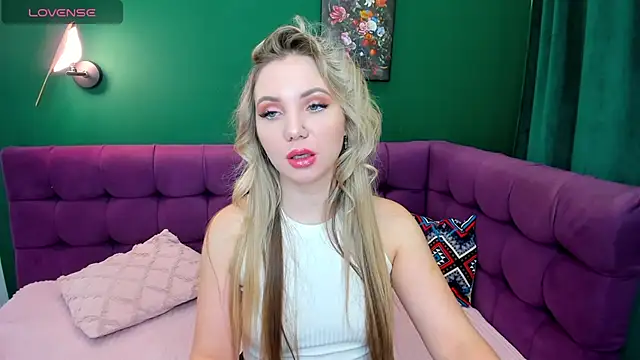 EvaMoran online show from 12, 10, 2025