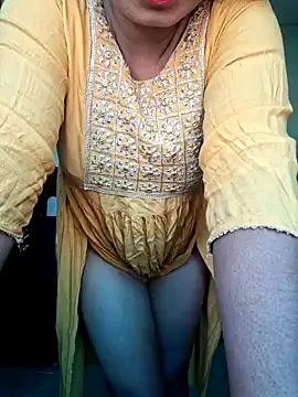 Snapshot of Priya_Bong chatting on 5, 11, 2025 Priya Bong online show from 5, 11, 2025