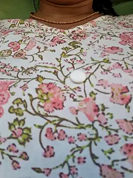 Snapshot of Priya_Bong chatting on 1, 12, 2025 Priya Bong online show from 1, 12, 2025