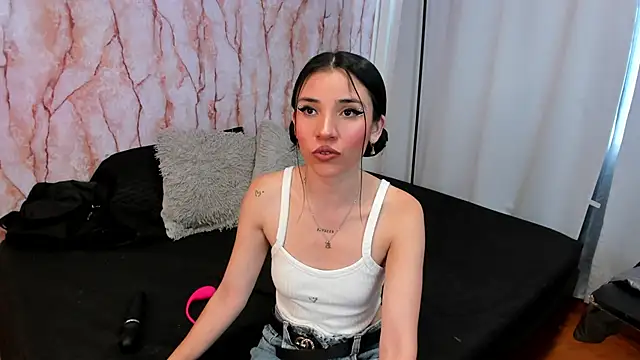 Snapshot of LILA_ELLIOT chatting on 12, 12, 2024 LILA ELLIOT online show from 12, 12, 2024