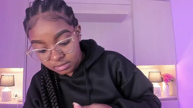 tamaraa smiith online show from 10, 10, 2025