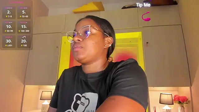 Snapshot of tamaraa_smiith chatting on 15, 5, 2026 tamaraa smiith online show from 15, 5, 2026