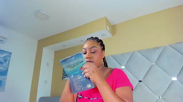 Adelehottman online show from 1, 2, 2025