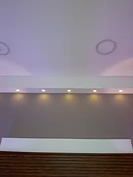 Adelehottman online show from 5, 2, 2026