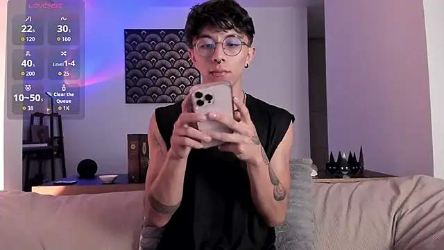 Snapshot of im__thomass chatting on 14, 12, 2025 im thomass online show from 14, 12, 2025