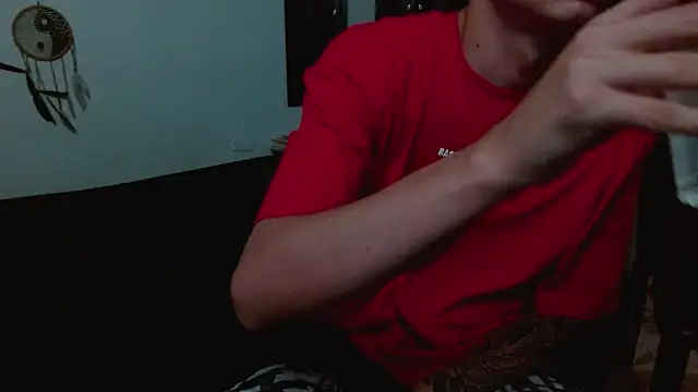 Snapshot of aaron_blug chatting on 24, 9, 2025 aaron blug online show from 24, 9, 2025