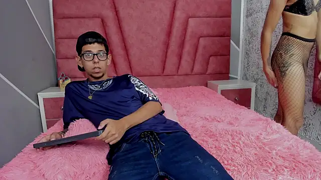 Derek and Skarlet online show from 16, 2, 2025