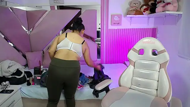 Snapshot of _Miaaleon chatting on 14, 10, 2025 Miaaleon online show from 14, 10, 2025