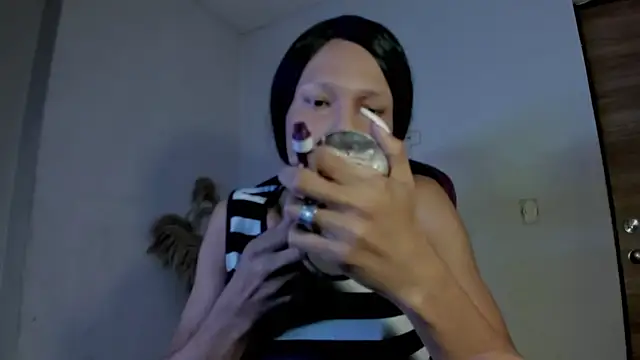 carolinemiller7 online show from 21, 12, 2025