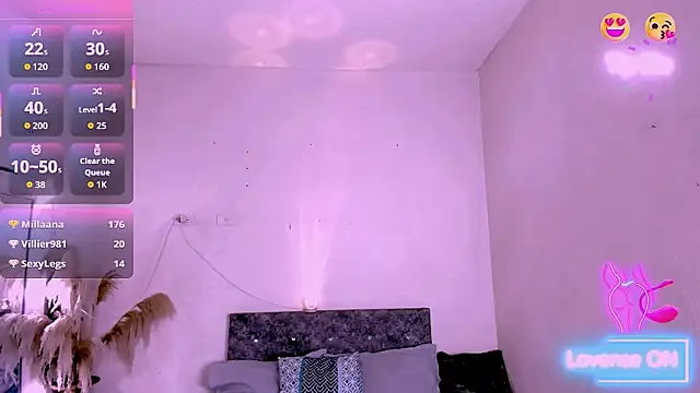 carolinemiller7 online show from 22, 3, 2026