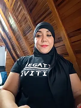 Snapshot of AmbarBurhan chatting on 4, 3, 2025 AmbarBurhan online show from 4, 3, 2025