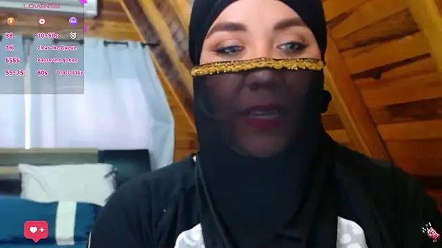 Snapshot of AmbarBurhan chatting on 14, 11, 2025 AmbarBurhan online show from 14, 11, 2025