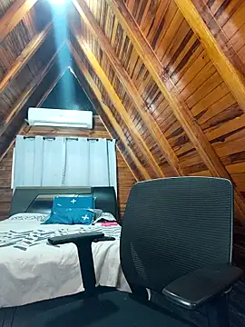 Snapshot of AmbarBurhan chatting on 28, 11, 2025 AmbarBurhan online show from 28, 11, 2025