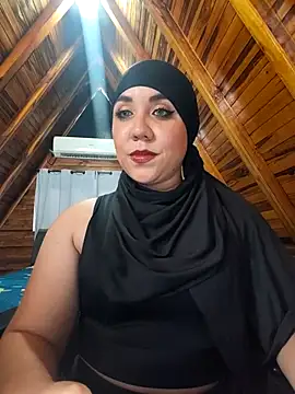 Snapshot of AmbarBurhan chatting on 4, 12, 2025 AmbarBurhan online show from 4, 12, 2025