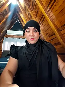 Snapshot of AmbarBurhan chatting on 16, 12, 2025 AmbarBurhan online show from 16, 12, 2025