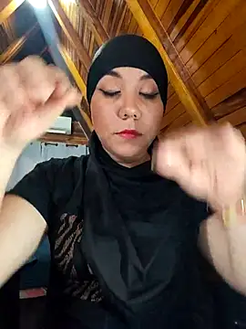 Snapshot of AmbarBurhan chatting on 19, 12, 2025 AmbarBurhan online show from 19, 12, 2025