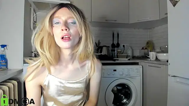 Snapshot of _Alice_Kitty chatting on 8, 1, 2025 Alice Kitty online show from 8, 1, 2025