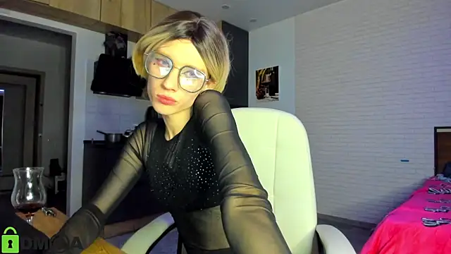 Snapshot of _Alice_Kitty chatting on 26, 10, 2025 Alice Kitty online show from 26, 10, 2025