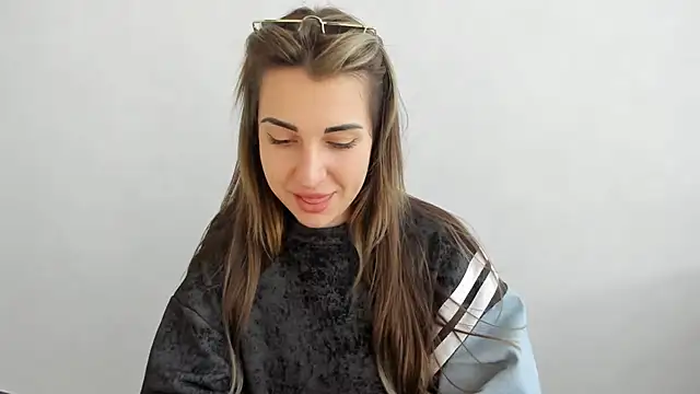 Snapshot of Summmmersky chatting on 8, 3, 2025 Summmmersky online show from 8, 3, 2025