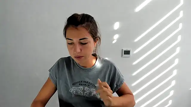 Snapshot of Summmmersky chatting on 18, 9, 2025 Summmmersky online show from 18, 9, 2025