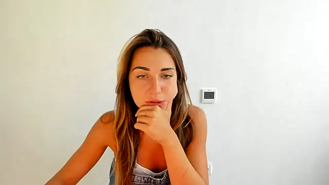 Snapshot of Summmmersky chatting on 19, 9, 2025 Summmmersky online show from 19, 9, 2025