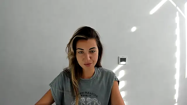 Snapshot of Summmmersky chatting on 23, 9, 2025 Summmmersky online show from 23, 9, 2025