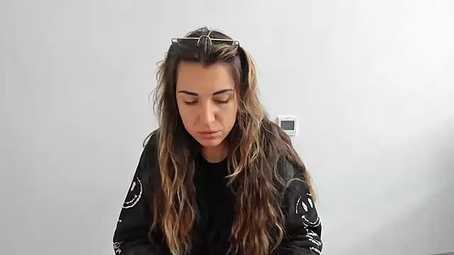 Snapshot of Summmmersky chatting on 20, 10, 2025 Summmmersky online show from 20, 10, 2025