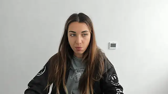 Snapshot of Summmmersky chatting on 13, 11, 2025 Summmmersky online show from 13, 11, 2025