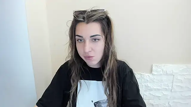 Snapshot of Summmmersky chatting on 22, 11, 2025 Summmmersky online show from 22, 11, 2025