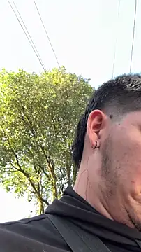 Snapshot of hellofmike chatting on 13, 12, 2025 hellofmike online show from 13, 12, 2025