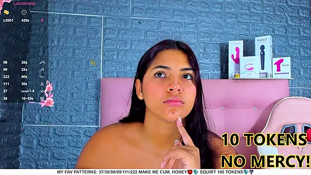 Snapshot of AriannaLewiis chatting on 5, 2, 2025 AriannaLewiis online show from 5, 2, 2025