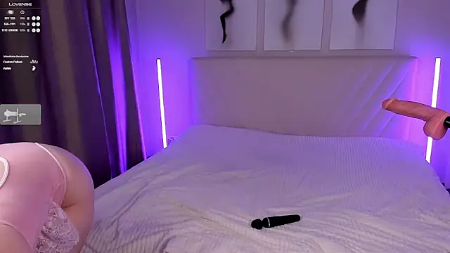 EmmaBarbs online show from 7, 10, 2025