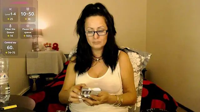 Snapshot of YourDreamLoverr chatting on 11, 2, 2025 YourDreamLoverr online show from 11, 2, 2025