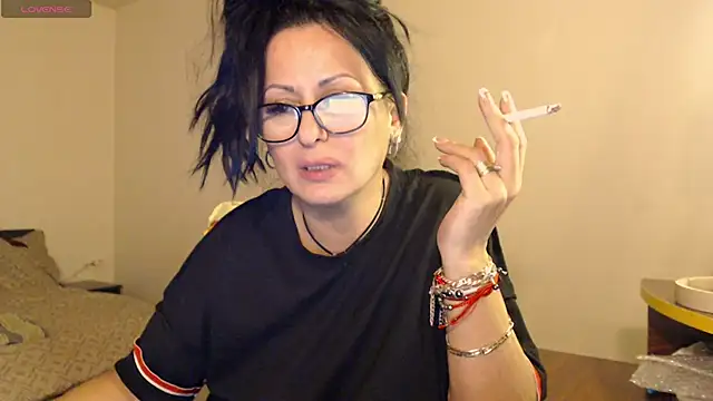 Snapshot of YourDreamLoverr chatting on 8, 3, 2025 YourDreamLoverr online show from 8, 3, 2025