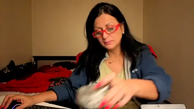 Snapshot of YourDreamLoverr chatting on 9, 10, 2025 YourDreamLoverr online show from 9, 10, 2025