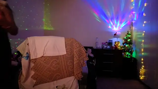 Snapshot of YourDreamLoverr chatting on 17, 12, 2025 YourDreamLoverr online show from 17, 12, 2025