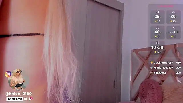 Snapshot of khloe__018 chatting on 18, 10, 2025 khloe 018 online show from 18, 10, 2025