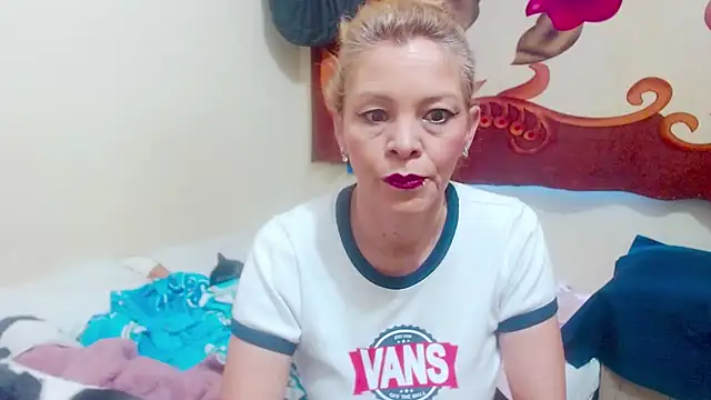 Snapshot of electra-mommy chatting on 10, 10, 2025 electra-mommy online show from 10, 10, 2025