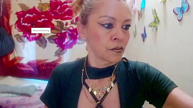 Snapshot of electra-mommy chatting on 23, 10, 2025 electra-mommy online show from 23, 10, 2025