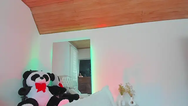 AtheneaRossi online show from 17, 3, 2025