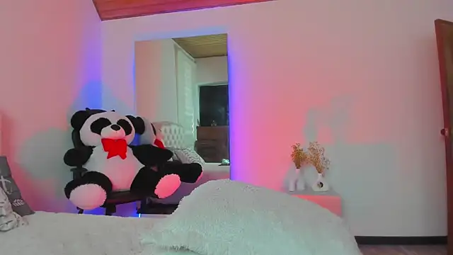 AtheneaRossi online show from 21, 3, 2025