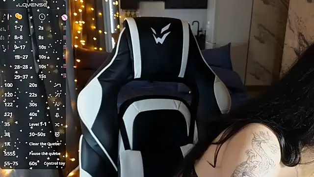 Snapshot of Mary___Moore chatting on 4, 2, 2025 Mary Moore online show from 4, 2, 2025