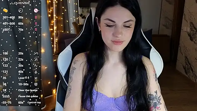 Snapshot of Mary___Moore chatting on 11, 2, 2025 Mary Moore online show from 11, 2, 2025