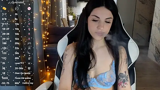 Snapshot of Mary___Moore chatting on 19, 2, 2025 Mary Moore online show from 19, 2, 2025