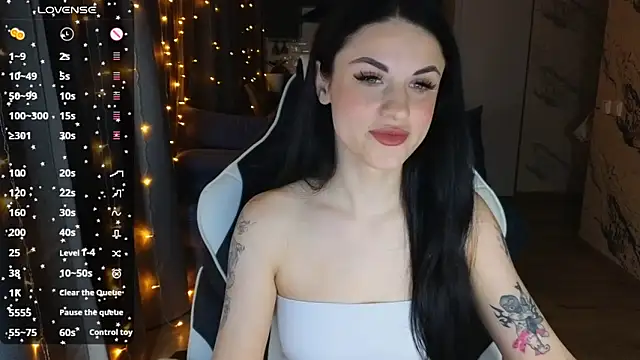 Snapshot of Mary___Moore chatting on 11, 3, 2025 Mary Moore online show from 11, 3, 2025