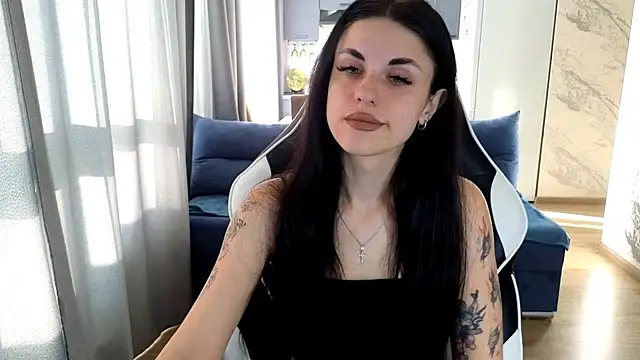 Snapshot of Mary___Moore chatting on 11, 9, 2025 Mary Moore online show from 11, 9, 2025