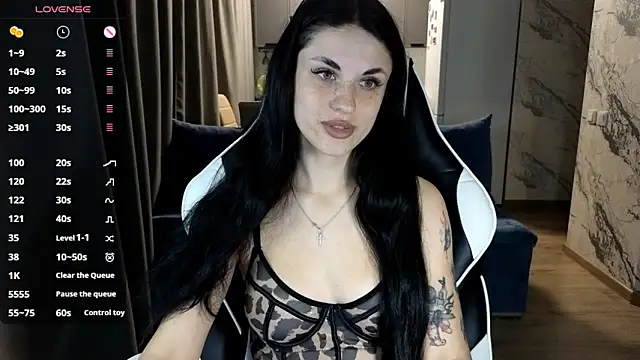 Snapshot of Mary___Moore chatting on 28, 9, 2025 Mary Moore online show from 28, 9, 2025