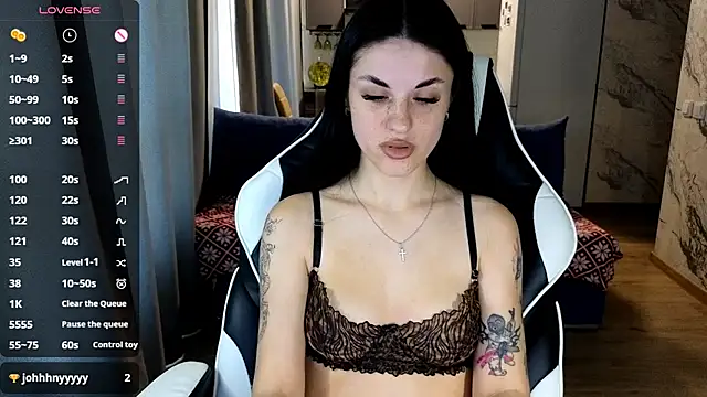 Snapshot of Mary___Moore chatting on 31, 10, 2025 Mary Moore online show from 31, 10, 2025