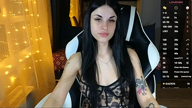 Snapshot of Mary___Moore chatting on 7, 11, 2025 Mary Moore online show from 7, 11, 2025